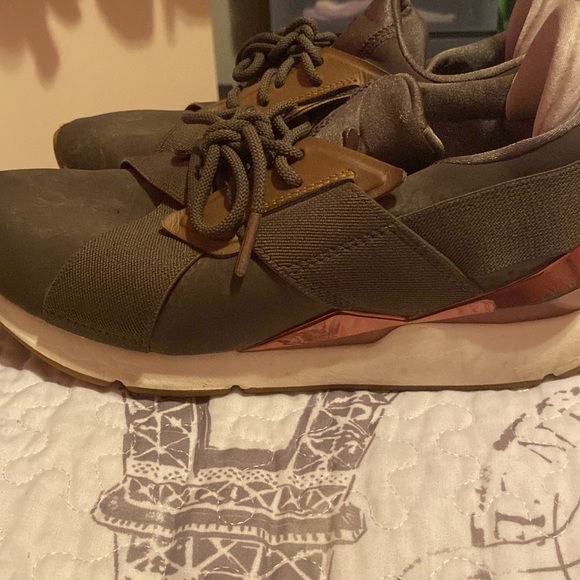 Color: Dark Green Pumas. Size: 8 - Picture 5 of 6